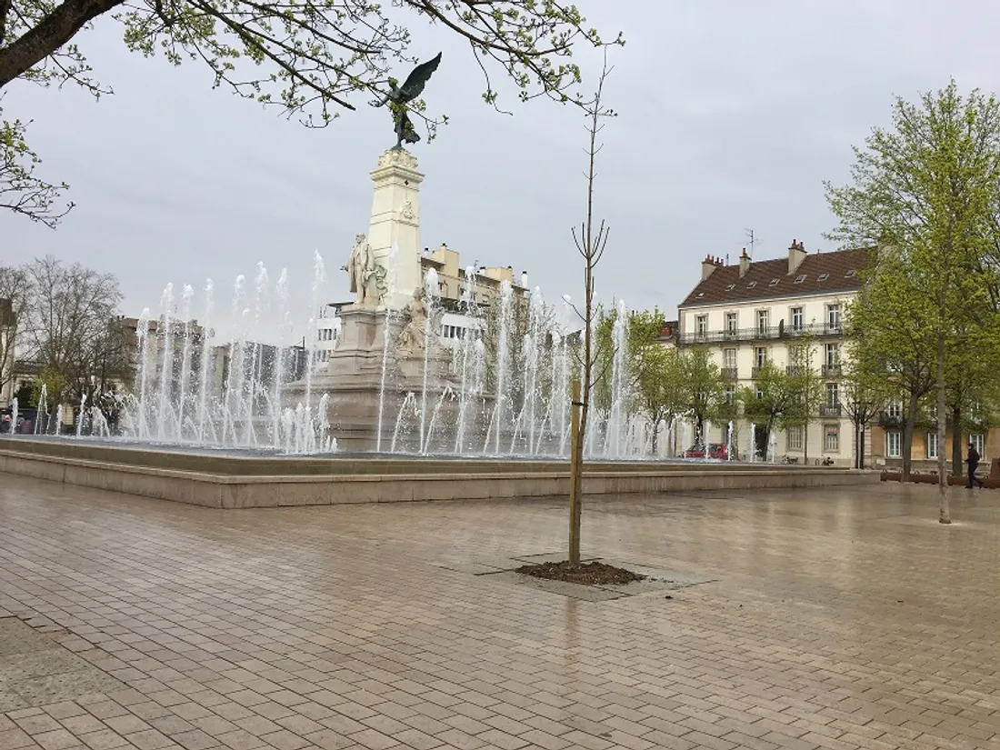Le rendez-vous est fixé à samedi après-midi place de la République